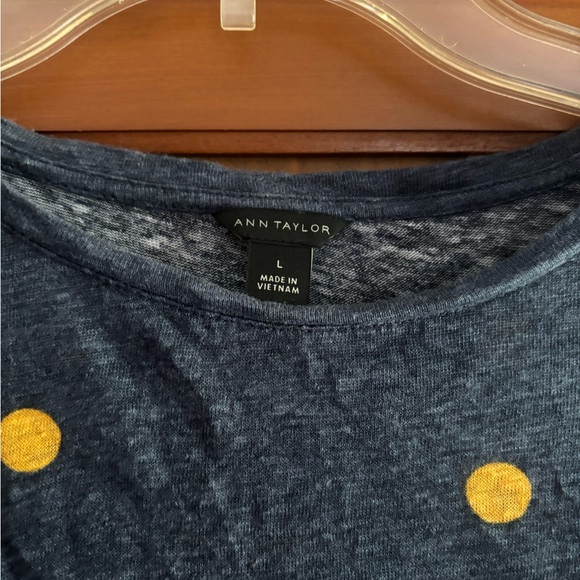 Cute Ann Taylor top! - Picture 2 of 2